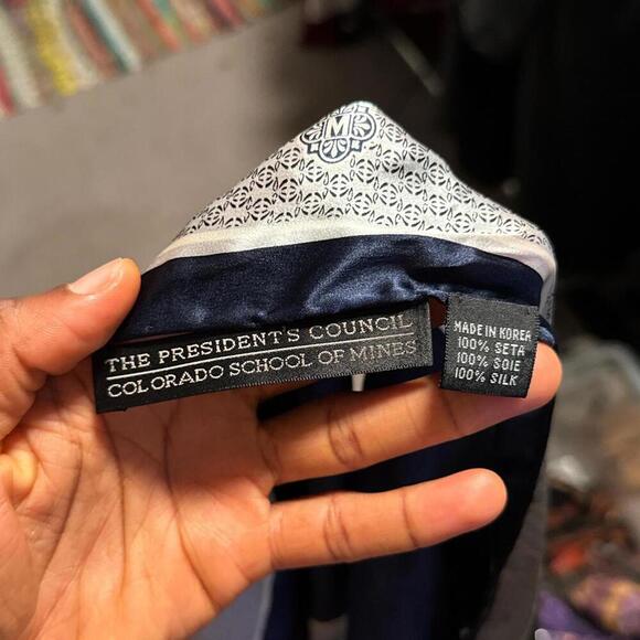 Vintage navy white silk scarf - Picture 4 of 4